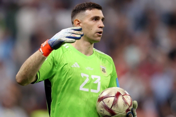 莫佩調(diào)侃撞傷萊諾成就大馬?。骸半y道他不應(yīng)該對(duì)我心存感激嗎？”